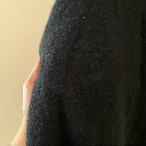 Nili Lotan | black cashmere sweater - Picture 4 of 6